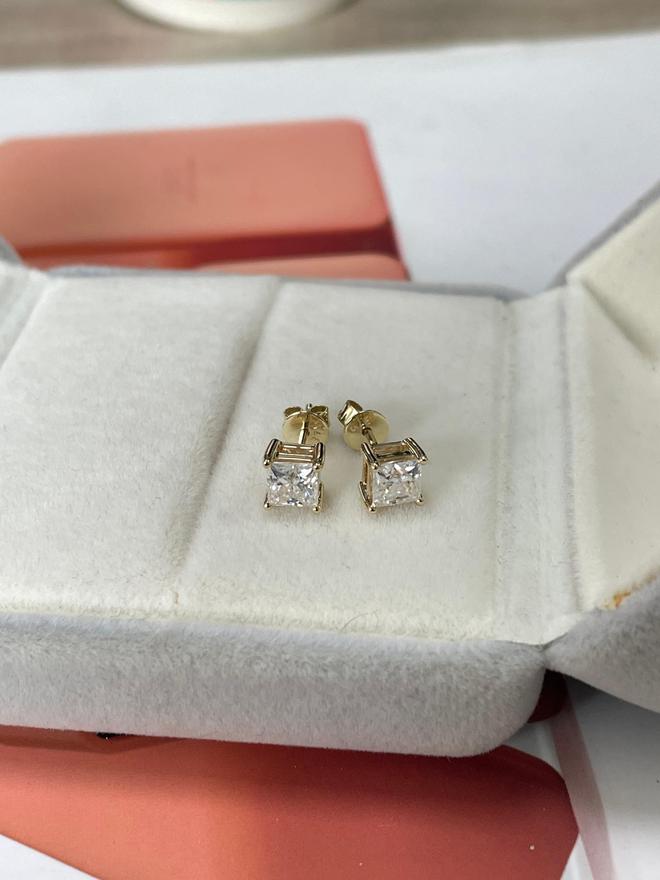 超美的一款公主方钻石耳钉开元棋牌app随意搭配都(图3) 超美的一款公主方钻石耳钉开元棋牌app随意搭配都(图3)